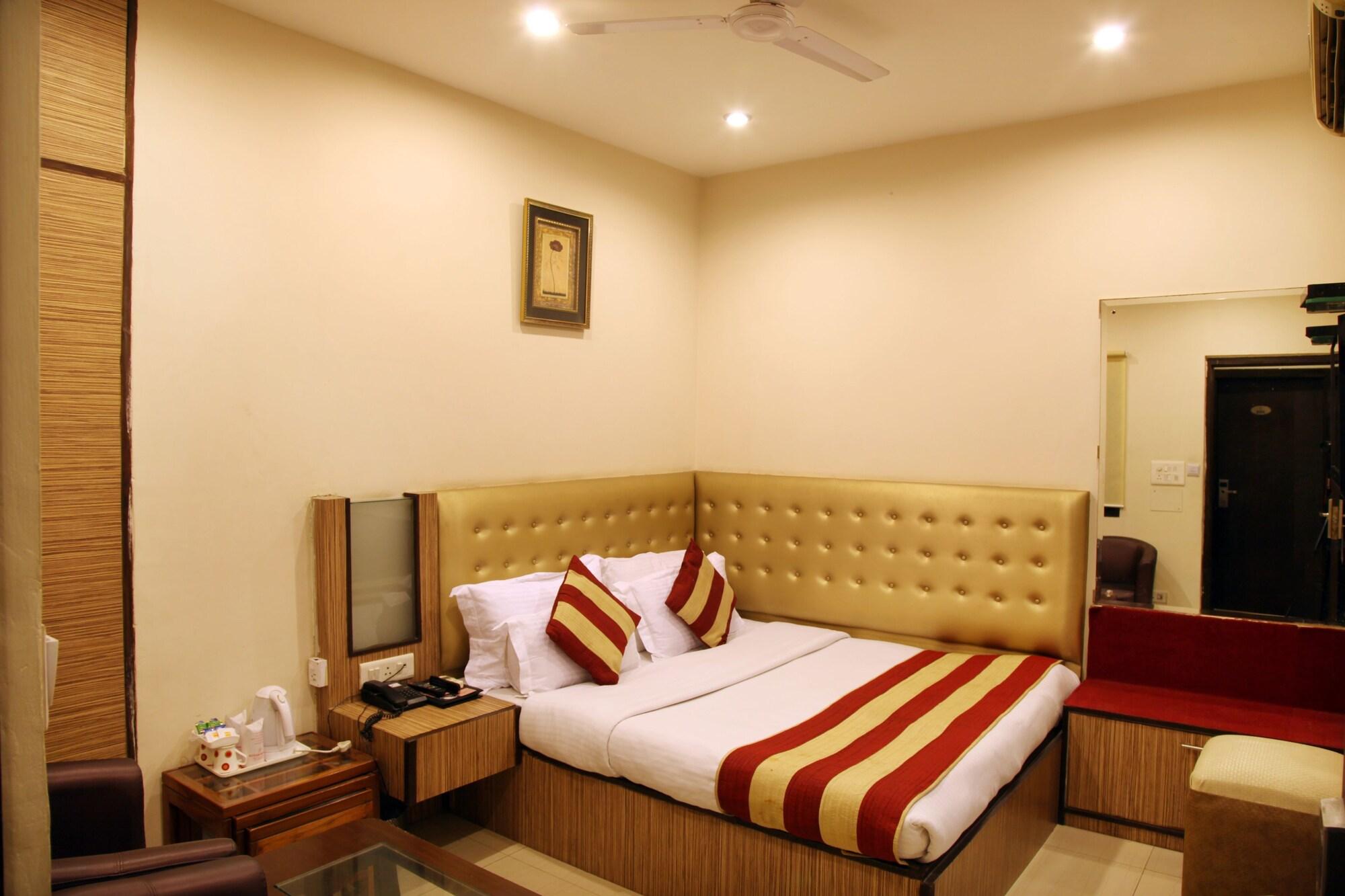 Rupam Hotel Delhi  Exterior foto